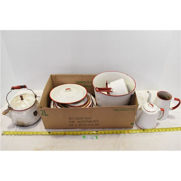 White & Red Enamel Pot Set