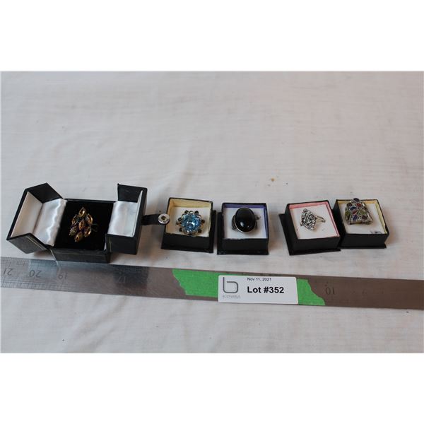 Lot of 5 rings