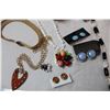 Image 2 : Vintage jewelry lot