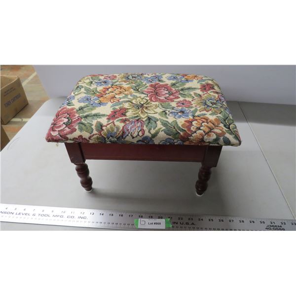 foot stool also for storage