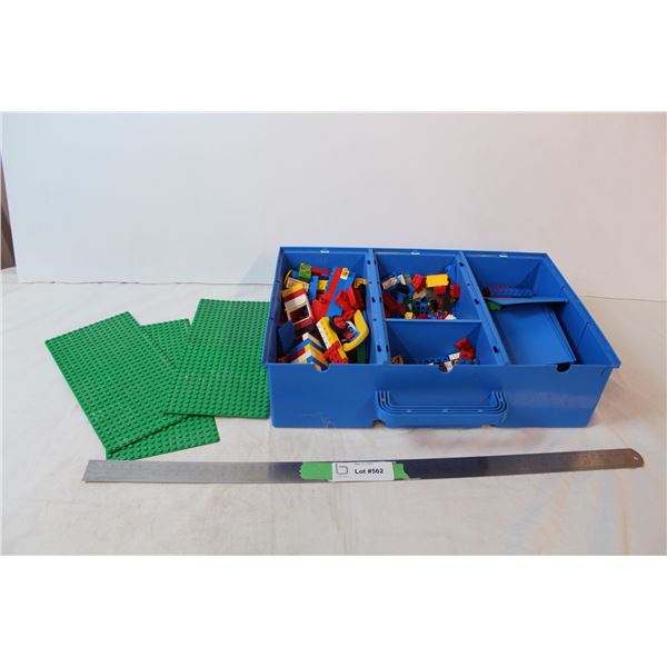 Lego container with closable lid
