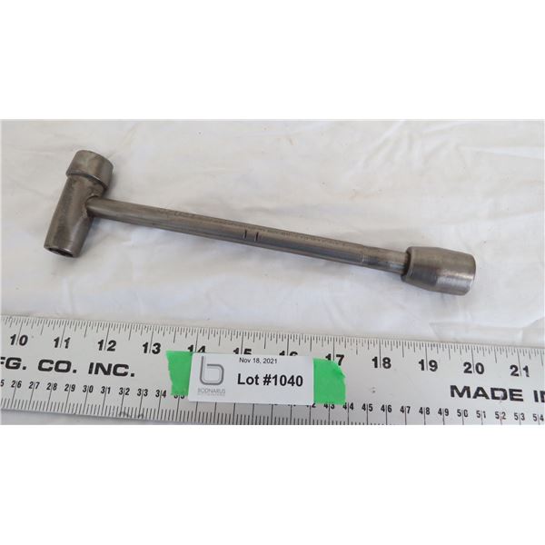 vintage Tomahawk wrench