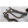 Image 2 : vintage wrenches - IH Riveride + others