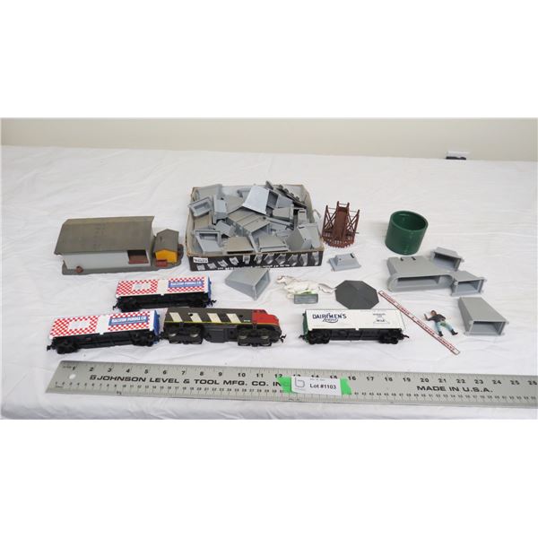 HO Scale locomotive, passenger cars + accessories (no track)