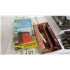 Image 3 : HO Scale accessories (not what box shows)