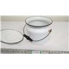 Image 4 : Enamel Chamber Pot with wooden handle - 9" diameter - 10" tall
