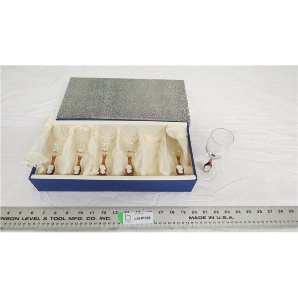 (6) decorative glasses in box