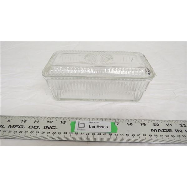 Glass refrigerator dish with lid - 8.5" long