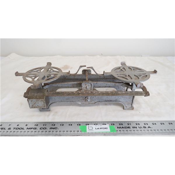 1000 gram vintage scale