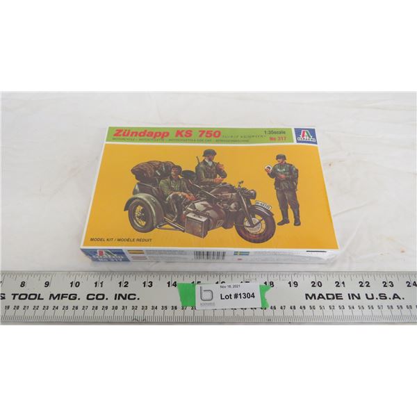1:35 model kit - military motorbike (sealed)