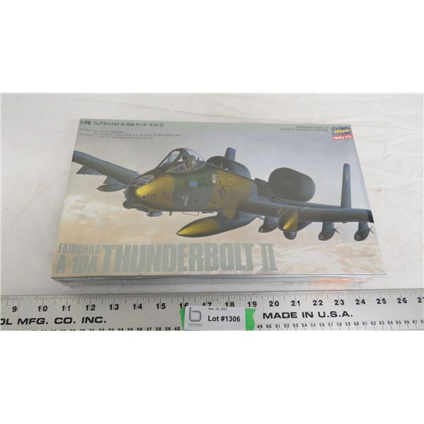1:72 model kit - thunderbolt jet (sealed)