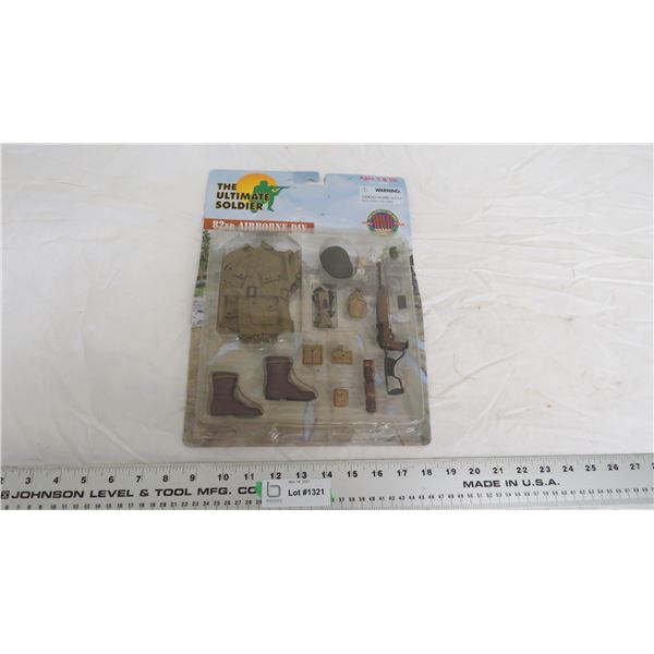 1:6 scale uniform set (NIB)
