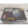 Image 1 : AMT ERTL star wars Death star plastic model kit (sealed)