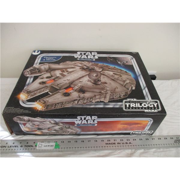 hasbro star wars millenium falcon electronic lights + sound