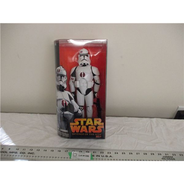 star wars clone trooper figure (NIB)