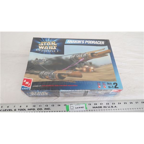 amt ertl 1:32 model kit - anakin's podravcer (sealed)