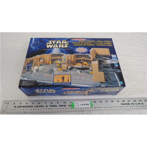 star wars episode 1 naboo hangar final combat set (NIB)