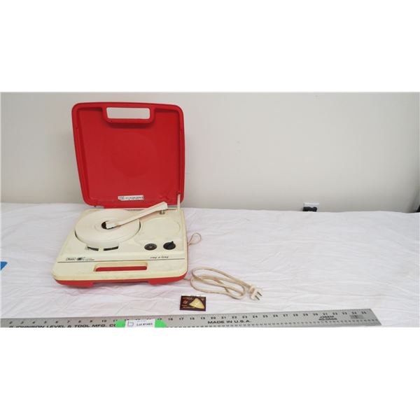 Sears sing a long plastic kids record player (turns on)
