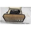 Image 2 : RCA victor (turns on) suitcase record player