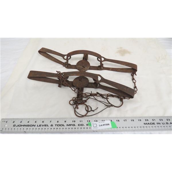 (2) vintage animal traps