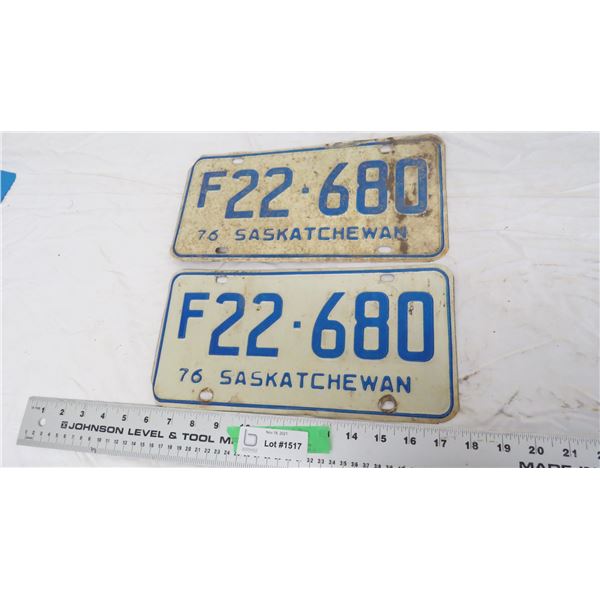 pair of 1976 Sask License Plates