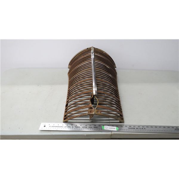 Vintage vehicle grill