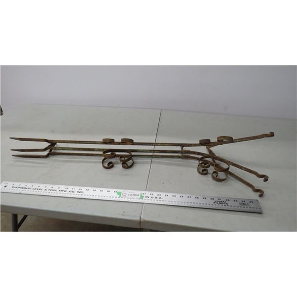 vintage (lawn ornament?) 39.5" long