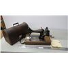 Image 1 : vintage singer sewing machine with hand crank + case