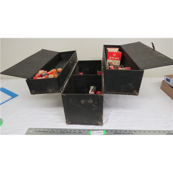 Storage suitcase with electronic tubes