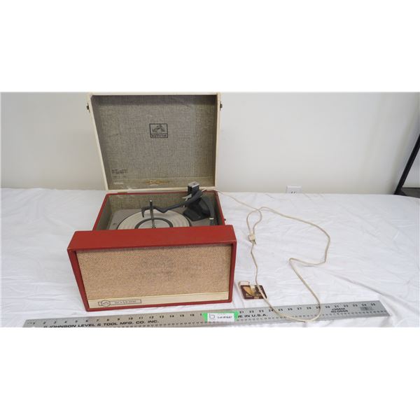 RCA Victor suitcase record player (turns on)