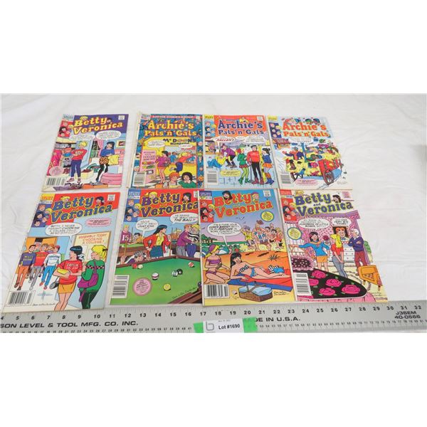 (8) archie series comics