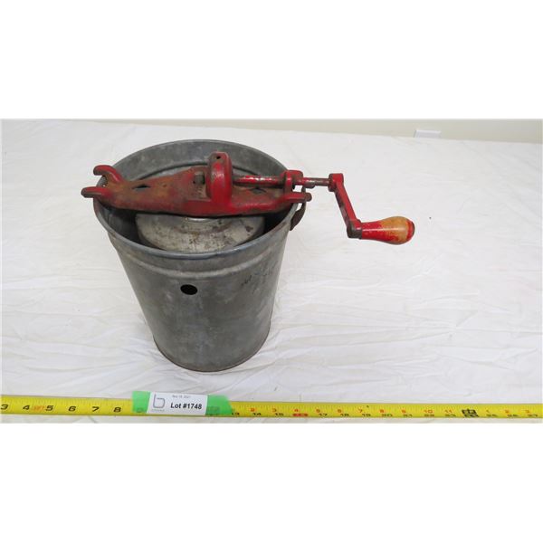 Husky igloo (ice cream maker?)