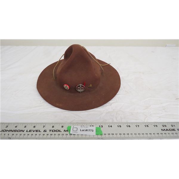 official boyscouts hat with pins