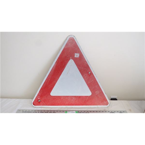 Yield sign - 24x27