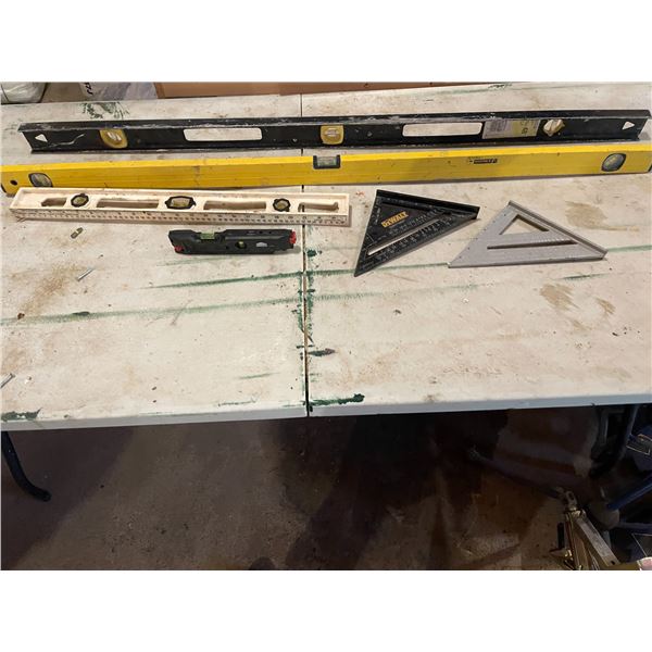 Various levels and squares