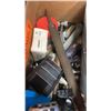 Image 3 : 2 BOXES OF TOOLS, FILTER BAGS AND NEW PASKAL ZIPPERS