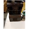 Image 2 : VINTAGE COLEMAN LANTERN WITH PYREX SHADE AND COLEMAN PORTABLE HEATER