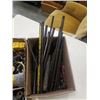 Image 2 : 2 BOXES OF SHACKLES, DRILL BITS AND TREADED RODS