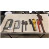 Image 1 : 6 PIPE WRENCHES AND 2 C-CLAMPS