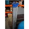 Image 8 : LITE 5 FOOT A FRAME STEPLADDER