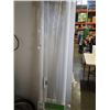 Image 2 : GENIUS RETRACTABLE SCREEN DOOR