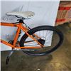 Image 3 : Orange peugeot bike