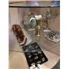Image 1 : FUR COLLAR, THAILAND METAL STATUE, STONE CLOCK, METAL MASK AND BRASS VASE