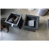 Image 3 : 2 MODERN PLANTERS