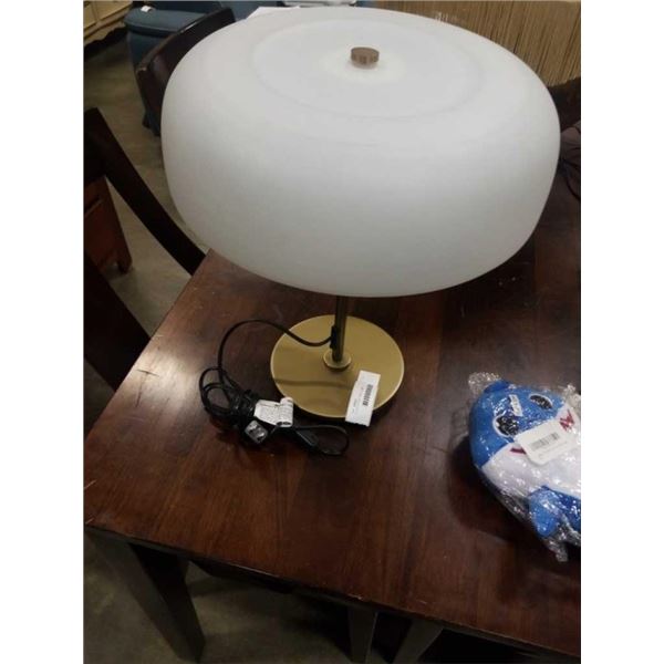 GLASS SHADE TABLE LAMP