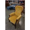 Image 1 : VINTAGE CARVED BUTTONBACK CHAIR
