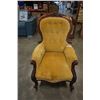 Image 2 : VINTAGE CARVED BUTTONBACK CHAIR