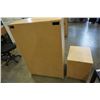 Image 8 : 6 DRAWER MAPLE CHEST OF DRAWERS AND 2 DRAWER NIGHTSTAND