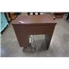 Image 1 : SINGER SEWING MACHINE IN TABLE