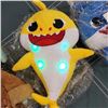 Image 5 : 2 NEW LIGHTS AND SOUND BABY SHARK PLUSH TOYS AND BABY YODA PLUSH
